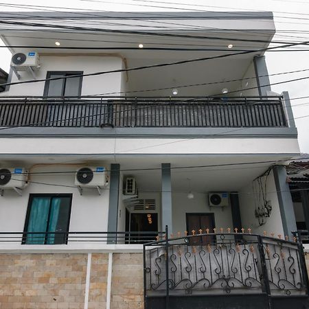 贝克西 Reddoorz At Flamboyan Harapan Indah酒店 外观 照片